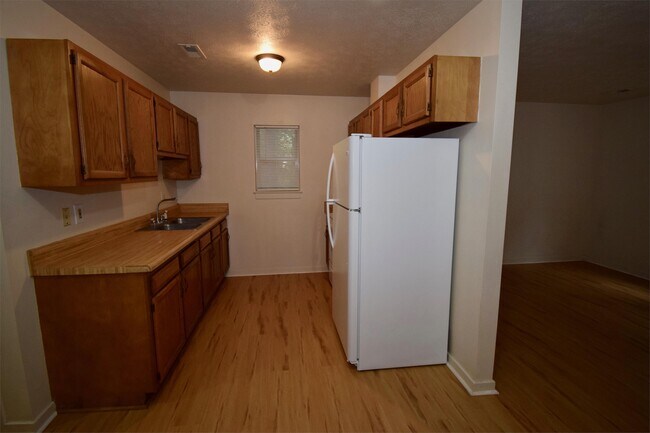 Photo - 129 W Vail Ct