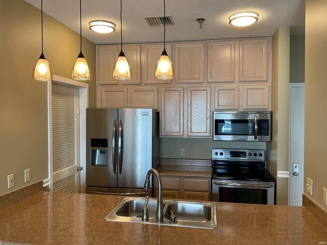 Photo - 112 W Washington Blvd Unit 319