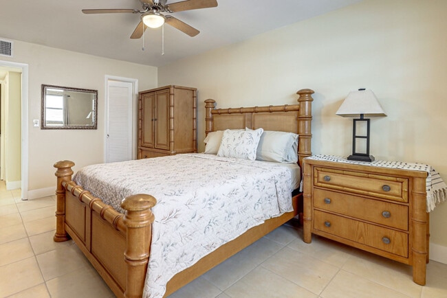 Photo - 1450 N Riverside Dr Unidad SI FL2-ID1580602P