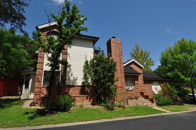 Photo - 9902 Talleyran Dr
