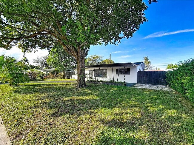 Photo - 600 N 66 Terrace