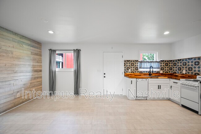 910 Shelby Ave Unit 201
