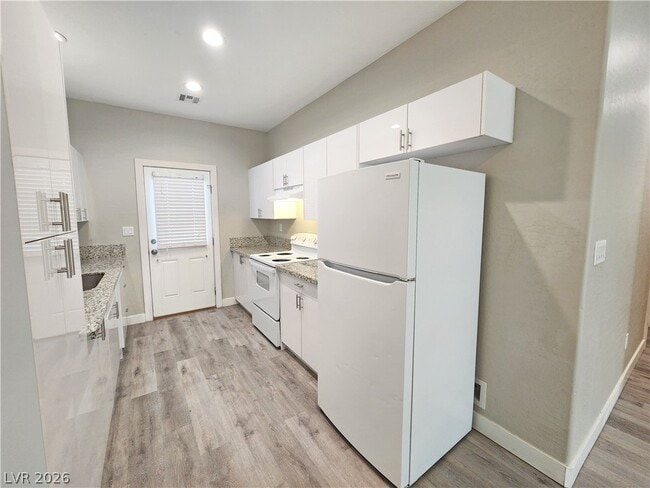 Photo - 1121 Sixshooter Ave