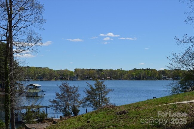 Photo - 125 Broadview Cir