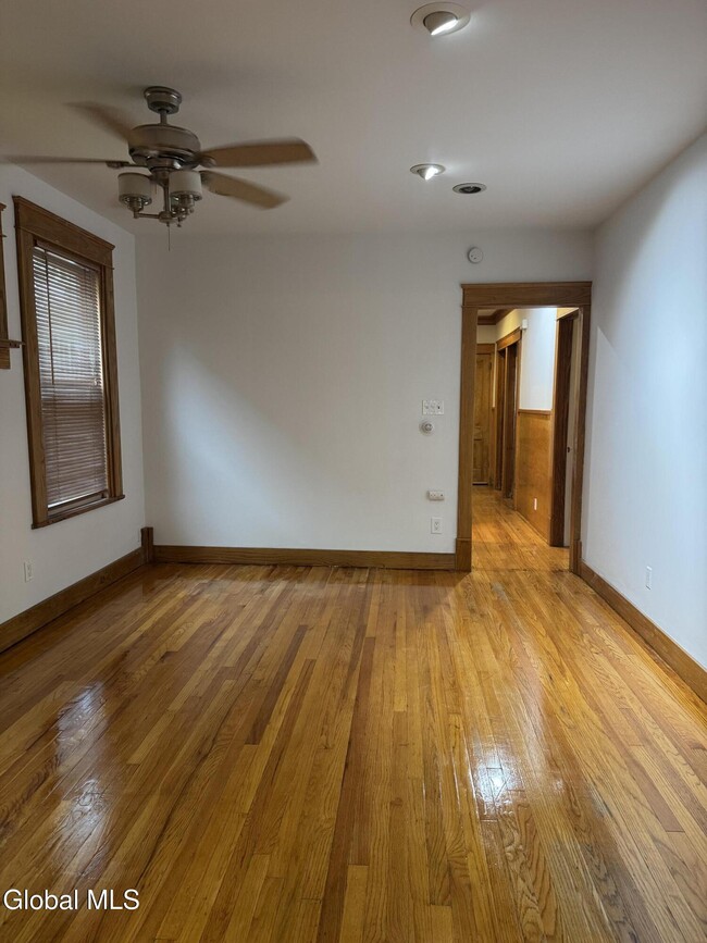 Photo - 147 Homestead Ave Unidad 1