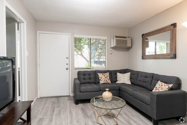 1BR, 1BA - 418SF
