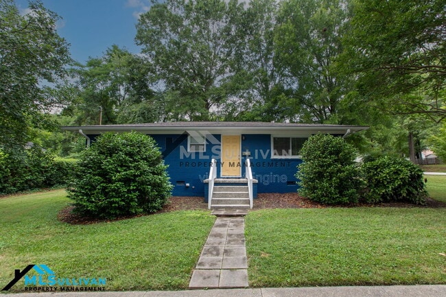 Photo - 1021 Sedgefield St