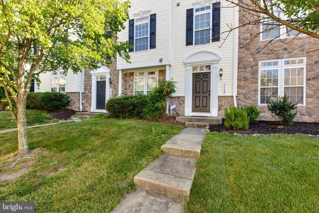 Photo - 1739 Theale Way