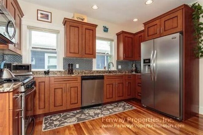 Photo - 148 Albion St Apartments Unit 2