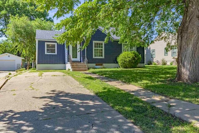 Photo - Spacious home for rent!