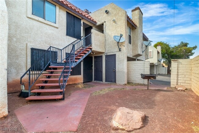 Building Photo - 2200 Venus Ave Unit C