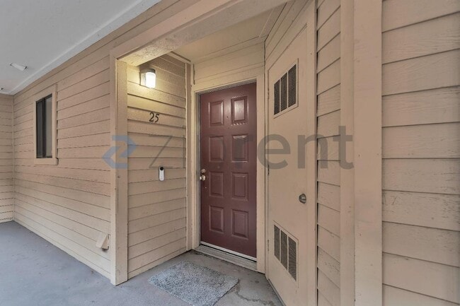 Building Photo - Unit 25