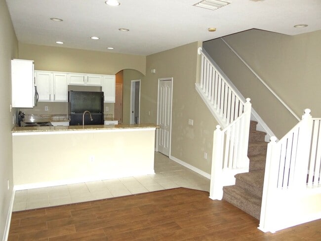 Photo - 3b / 2.5ba townhome in gated community