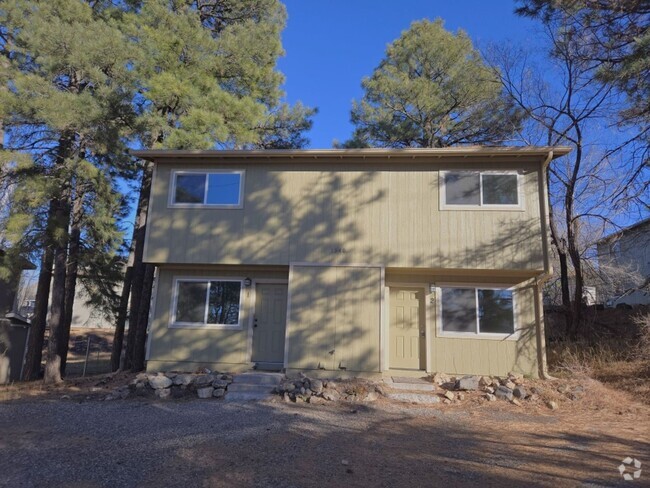 Building Photo - 2 Bed, 1 Bath Townhouse next to NAU!! Stud...