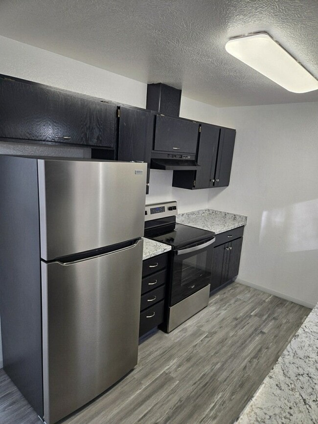 Building Photo - 2605 Quiet Cir Unit 2601-1