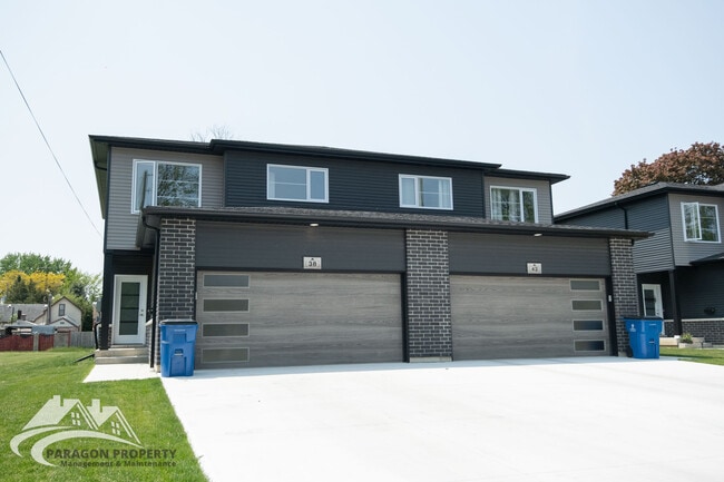 Building Photo - 38 Llydican Ave