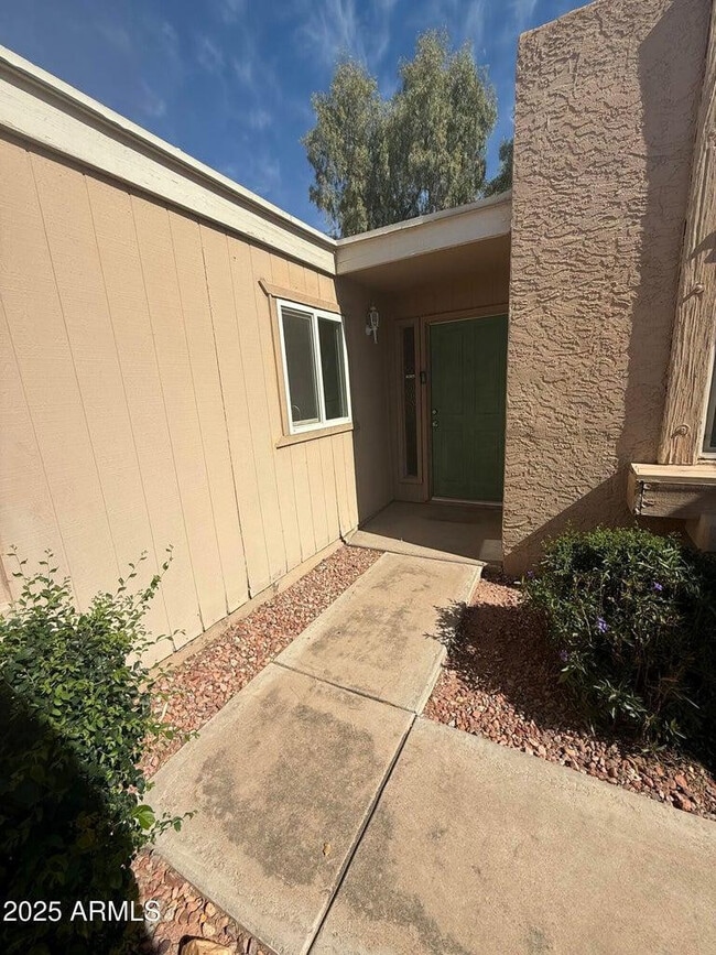 Photo - 708 E Colgate Dr