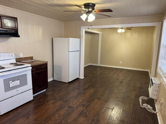 Photo - 624 Uland St