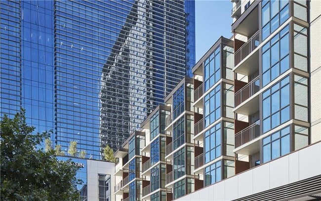 Photo - 2322 N Akard St