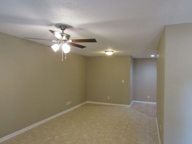 255 Garden Cir