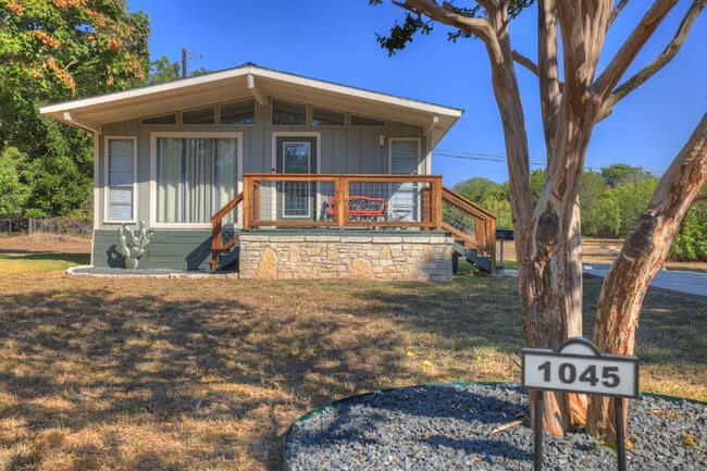 Building Photo - "Furnished 2-Bedroom Cottage Near Guadalup... Rental