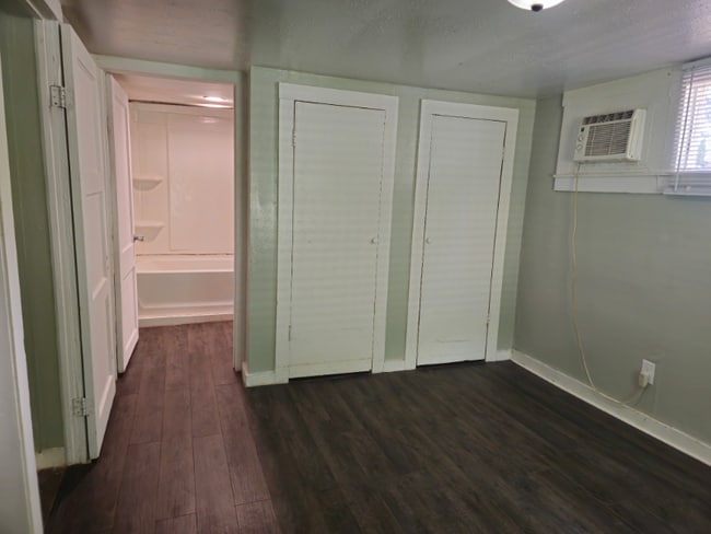Photo - 608 Price St Unidad 1