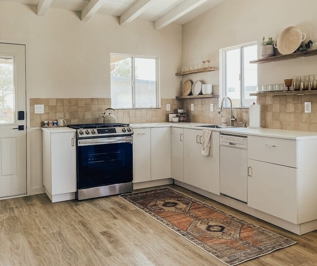 Photo - 6125 Mojave Ave