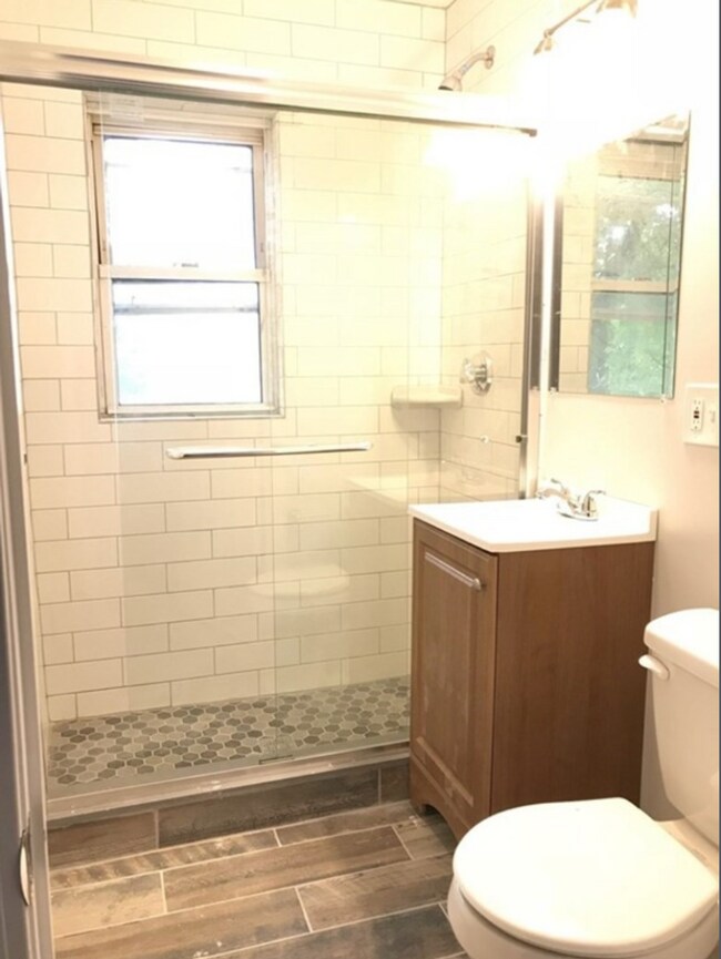Photo - No brokers Fee Unit in Fort Hill, Free Laundry, Eat-in Kitchen, New Kitchen Apploances