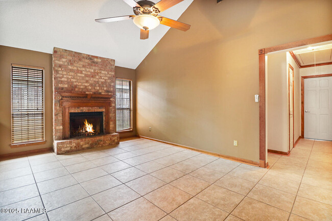 Photo - 106 Darteze Dr House