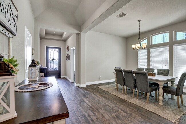 Photo - 1160 Nutmeg Trl House