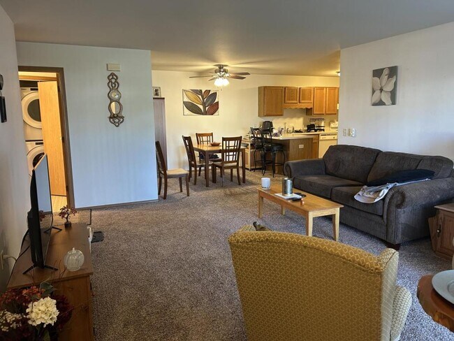 Photo - 451 Linden Dr