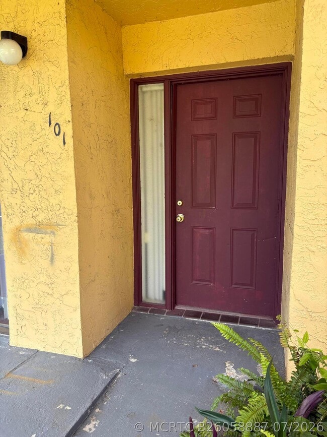 Building Photo - 610 NW 214th St Unit 101