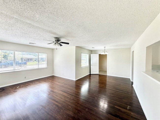 Photo - 5315 Newkirk Ln