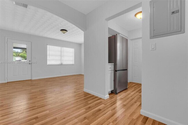 Photo - 6340 Dawson St Unidad 2