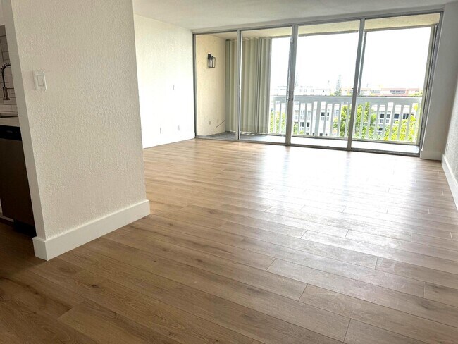 Photo - 7051 Environ Blvd Unit 633