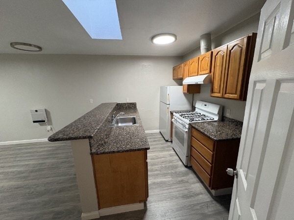 Photo - 342 W 10th St