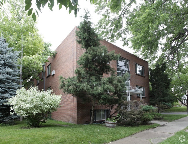 Building Photo - 1302 Milwaukee