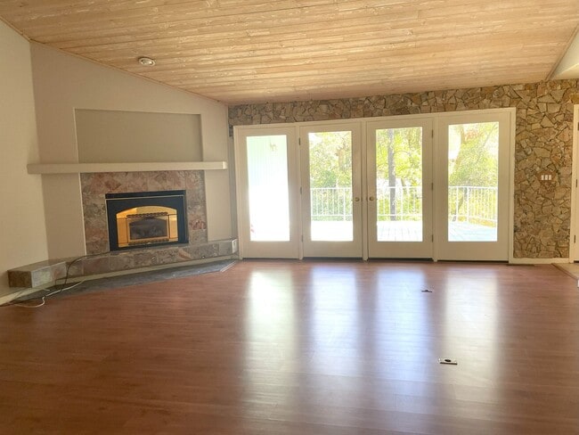 Photo - 3 bedroom, 2 bath home in Lake Wildwood, P...