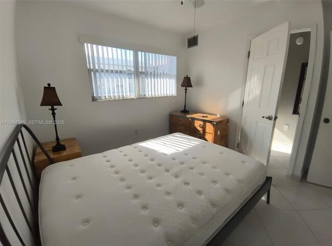 Building Photo - 201 178th Dr Unit 415