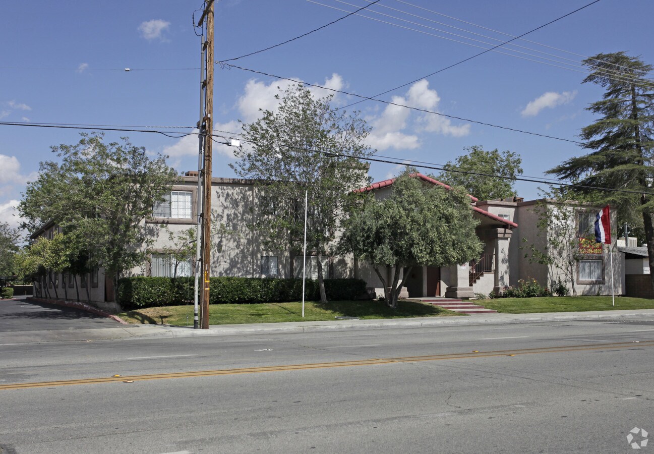 Photo - Royal Palms