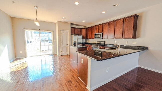 Photo - 1006 Windlass Glen Rd