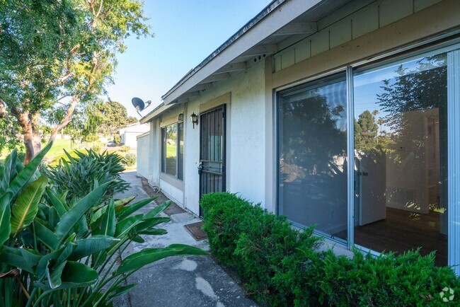 Building Photo - Great Oceanside Rental