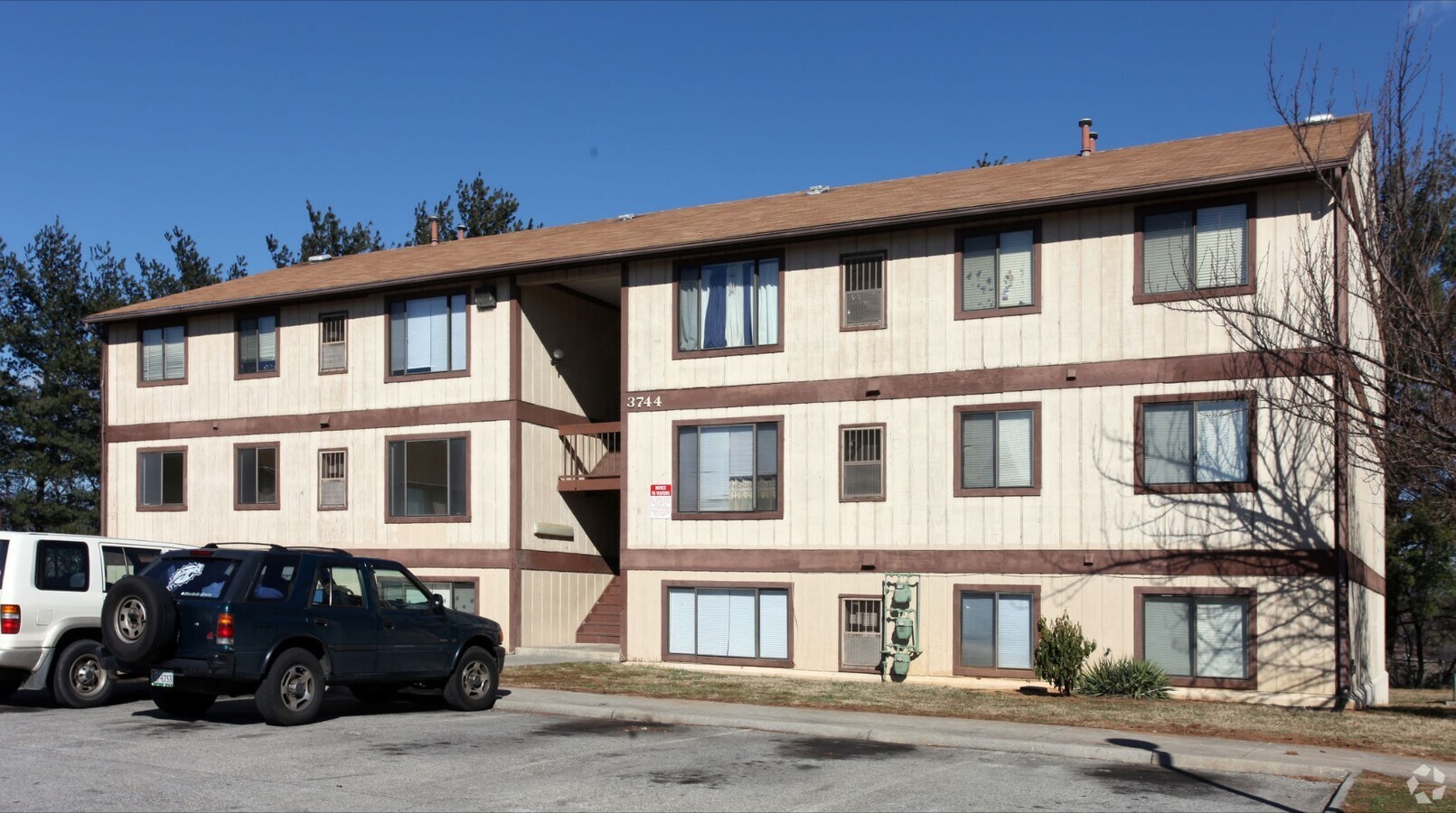 Photo - Lee Hy Manor