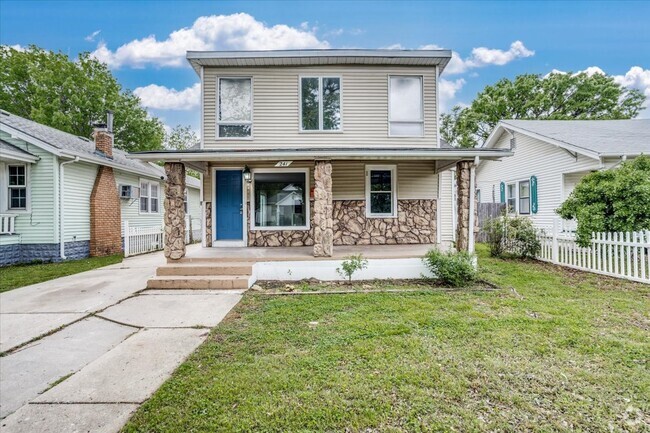 Building Photo - 241 N Sedgwick St Rental