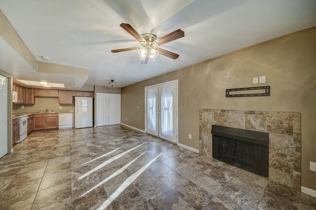 Photo - 3301 W Loma Ln