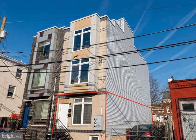 Photo - 1239 N 19th St Unit 1