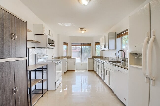 Photo - 18202 N 19th St