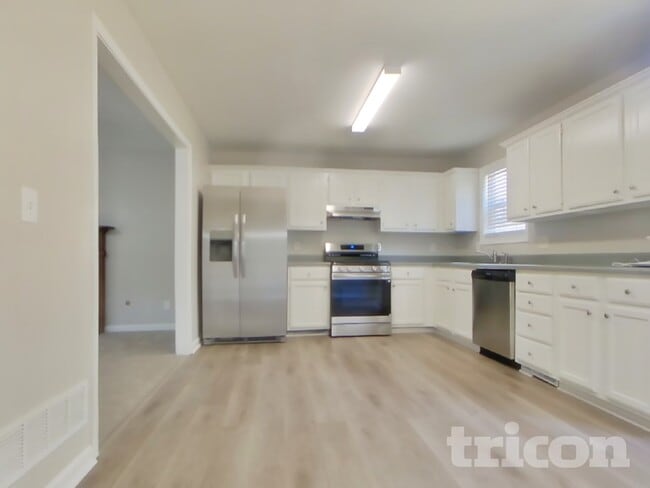 Photo - 504 Hillcrest Cross Rd