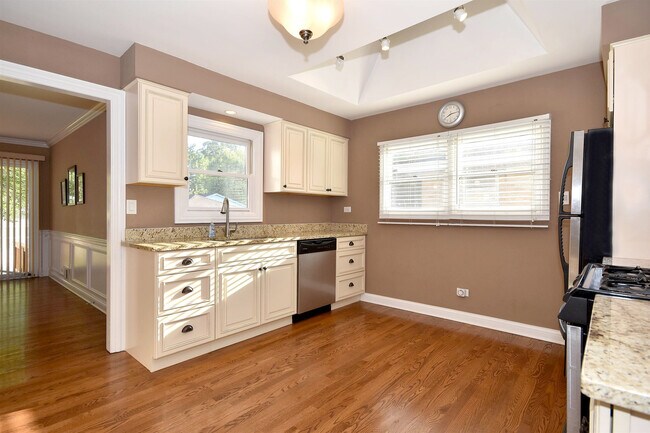 Photo - 171 Hale St