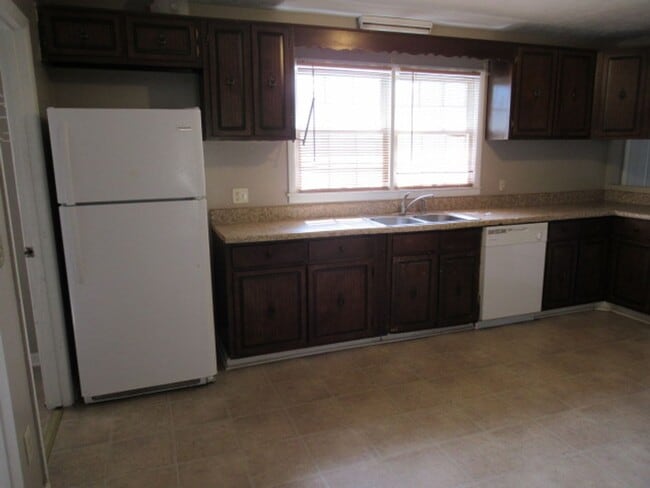Photo - 3bd, 2ba. with carport